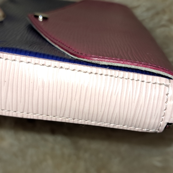 LV Bag - Picture 7 of 11